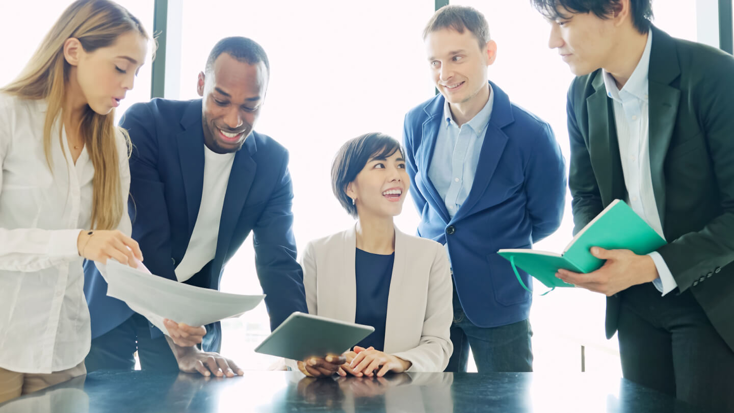 海外の方と商談する様子